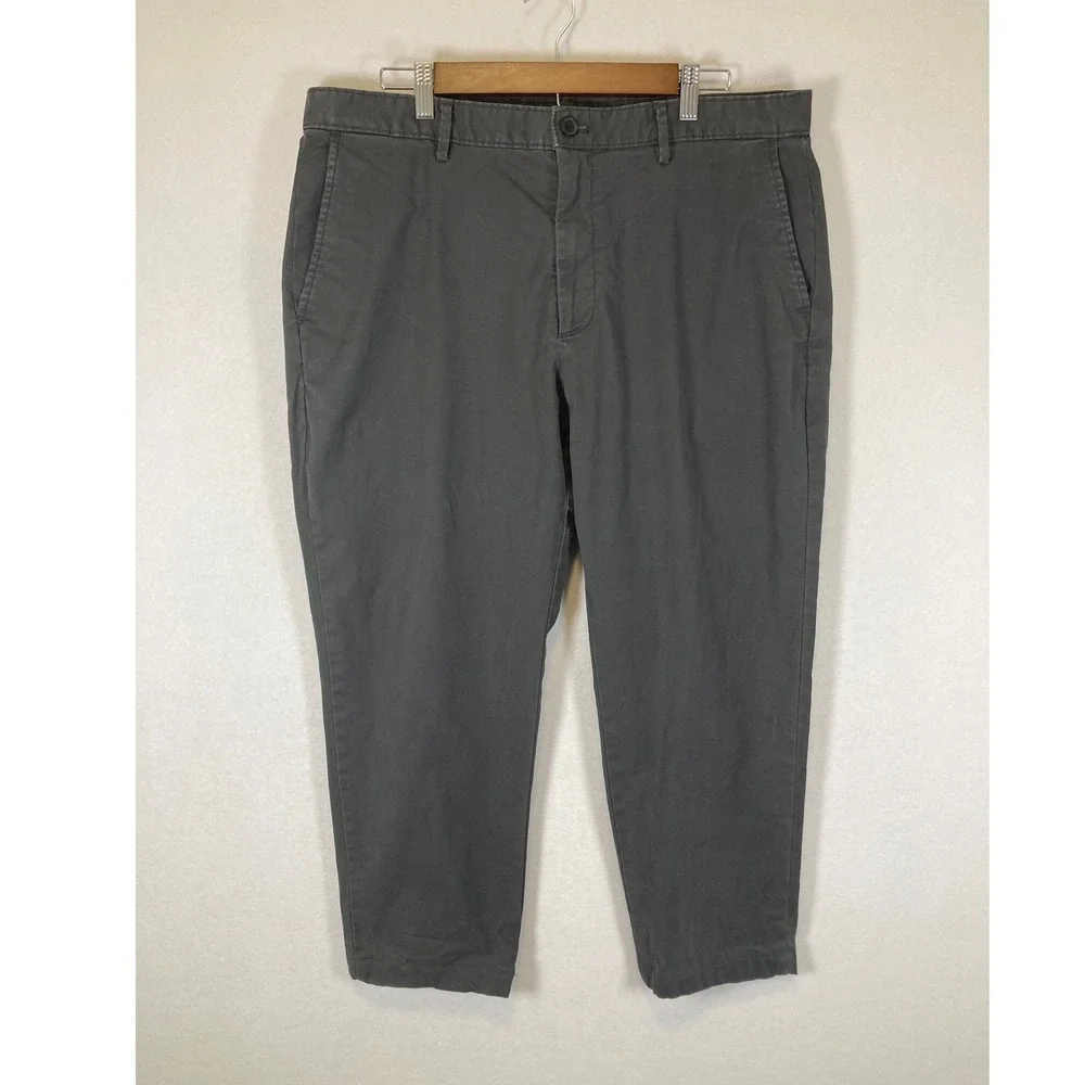 Classic Banana Republic Men 36x30 Charcoal Grey Athletic Fit Stretch Chino Pants